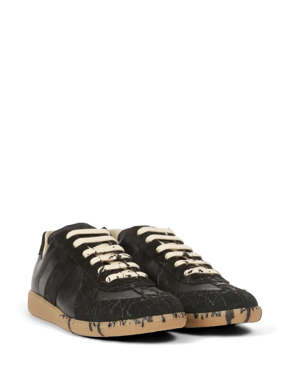 Black shoes, front view