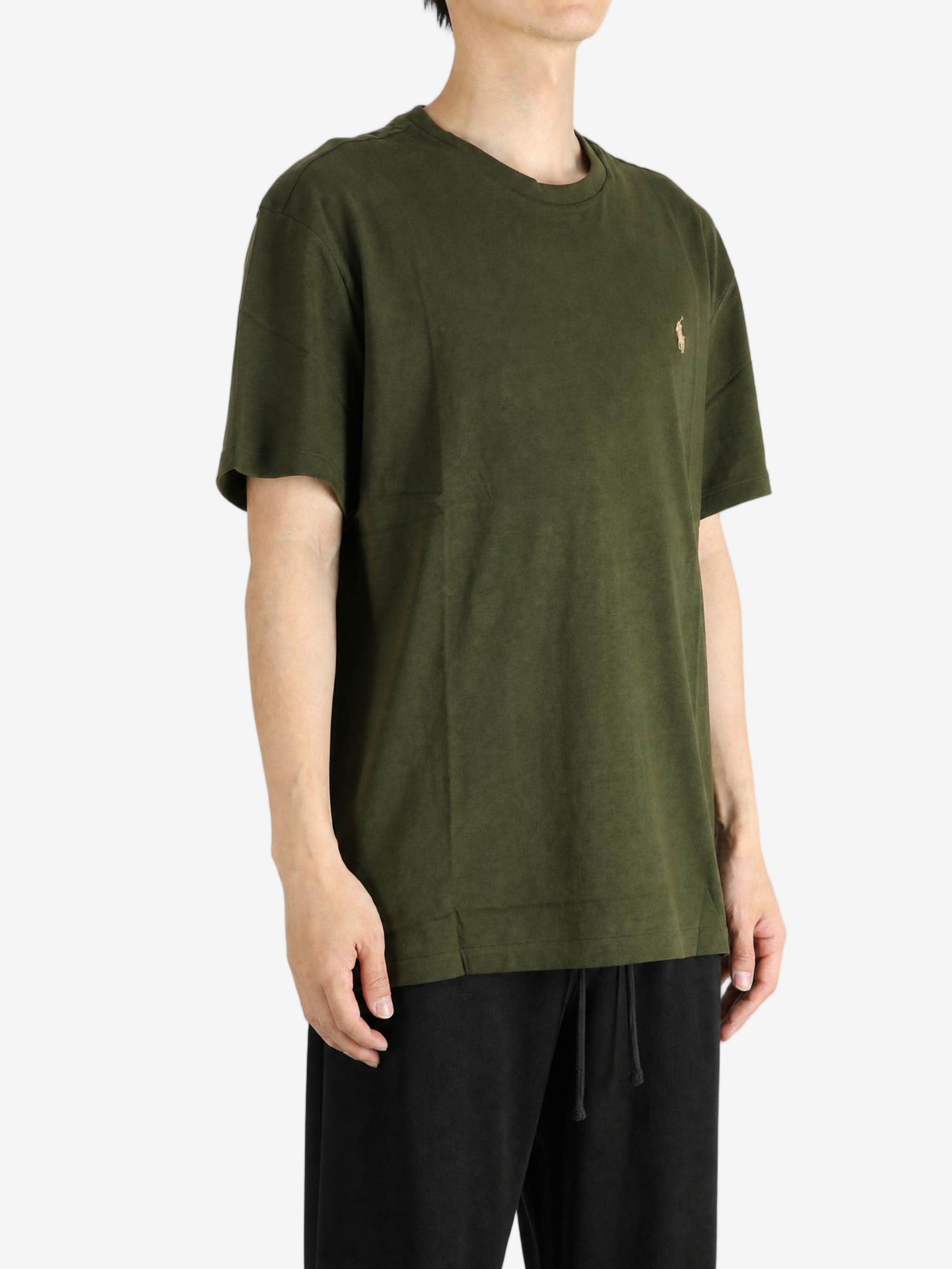 Green t-shirt, full body view
