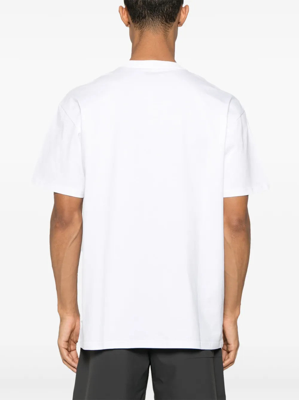White t-shirt, full body view
