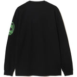 Black shirt, back view