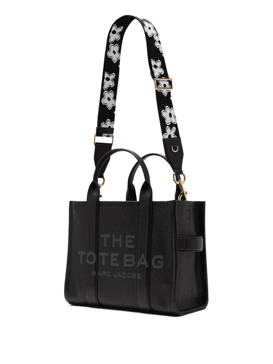 Black accessories, front view