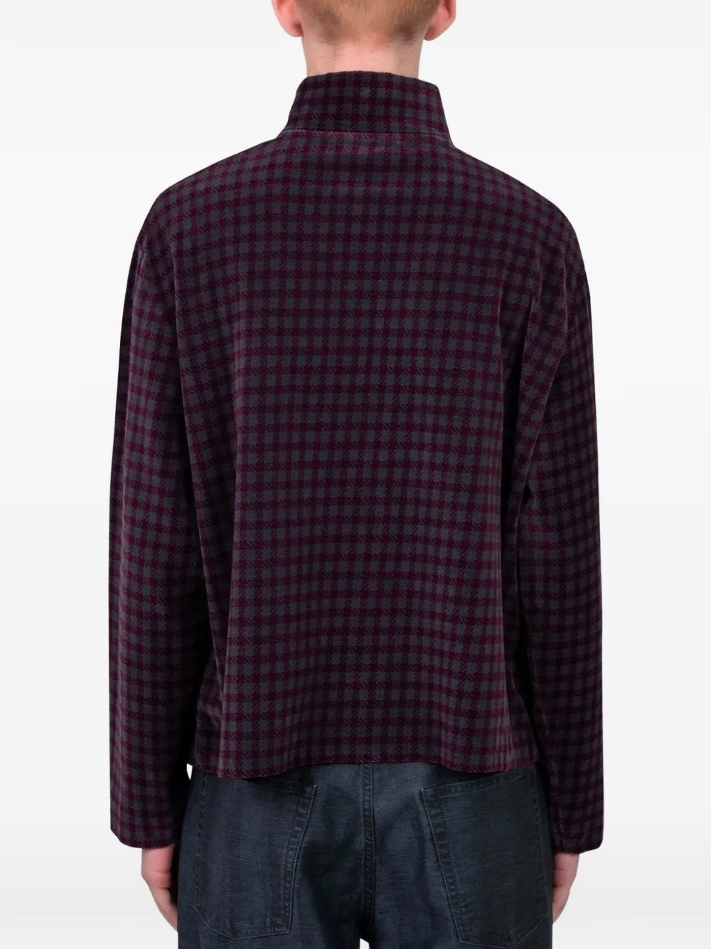 Red sweats-hoodies worn by a person, showing the sweats-hoodies fit