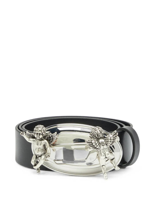Black accessories, front view