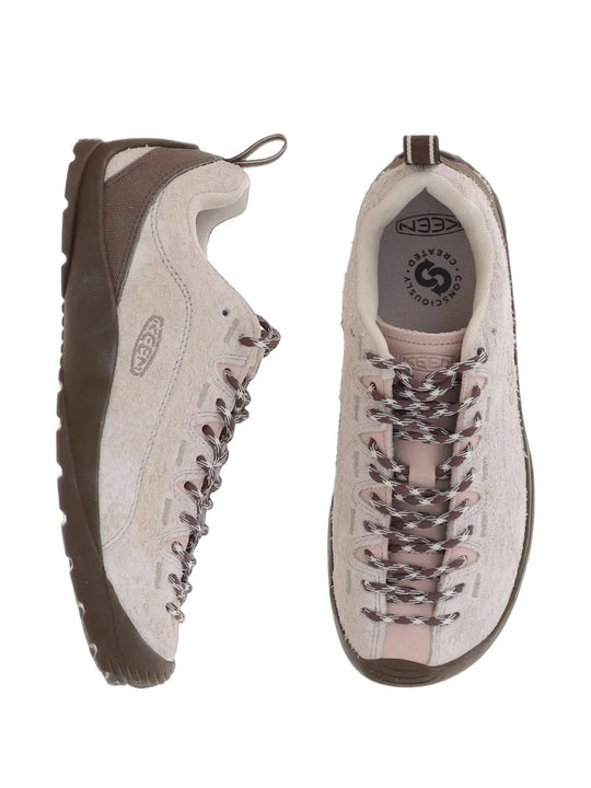 Tan shoes, front view