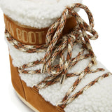 Brown boots, front view
