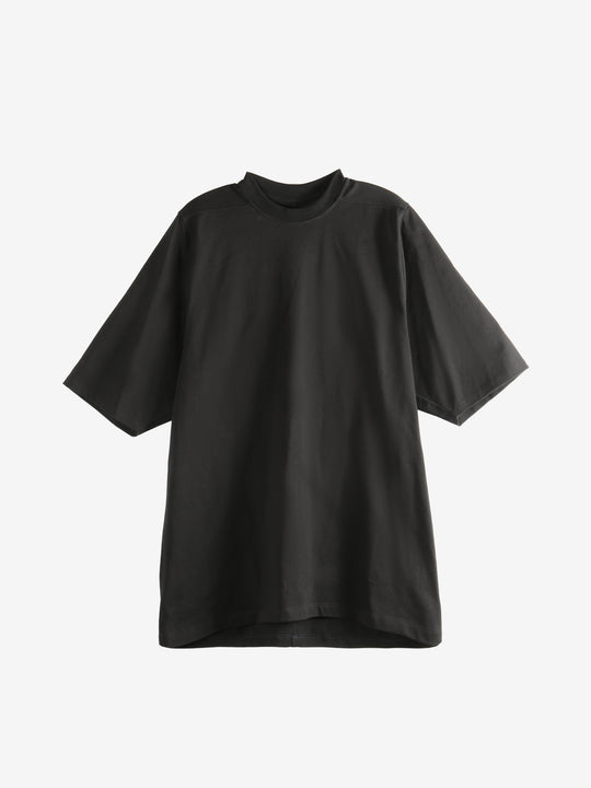 Black t-shirt,front view
