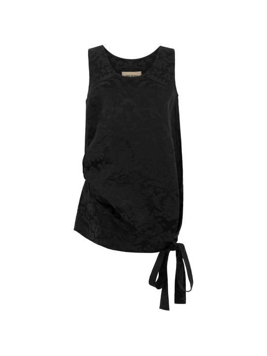 Bluck tops front view 