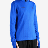 Blue top, front view