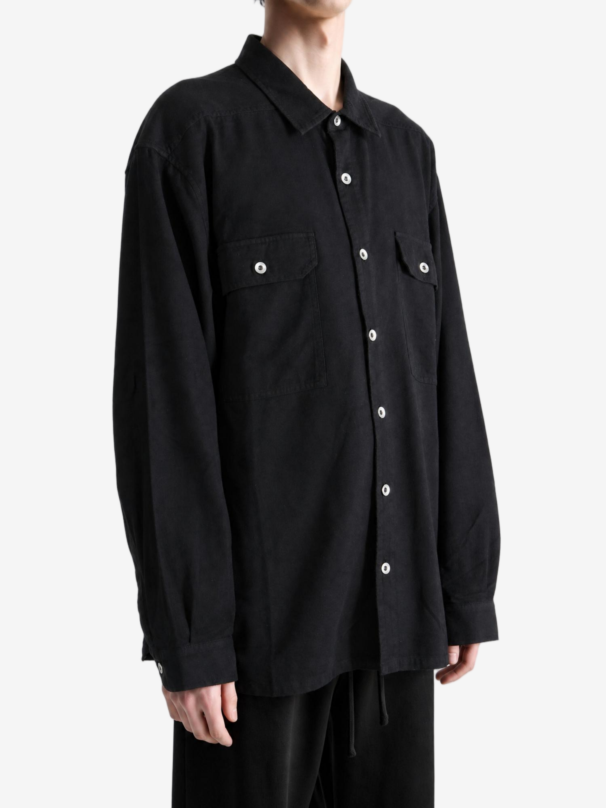 Black shirt, full body view