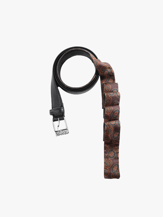 Black accessories, front view