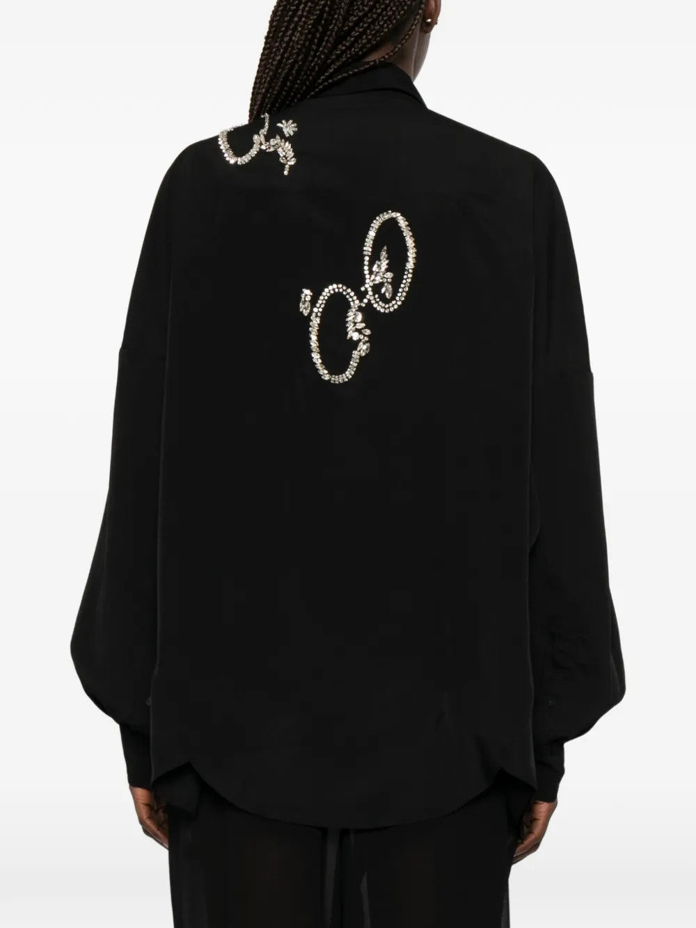 Black shirt, full body view