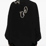 Black shirt, full body view