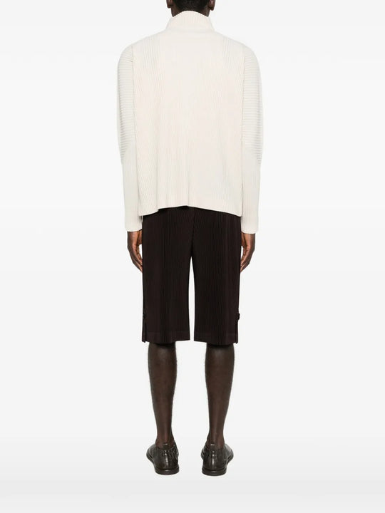 White t-shirts, full body view