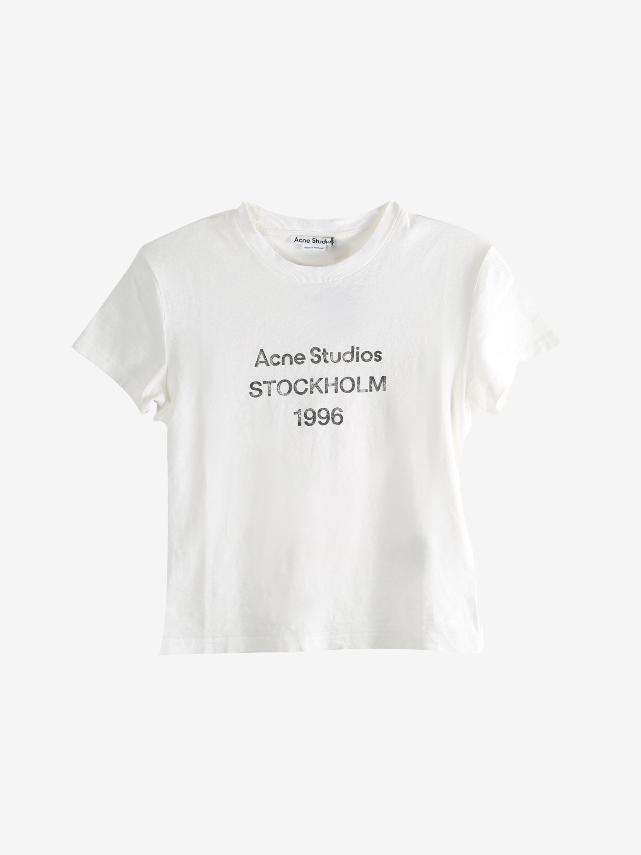 White t-shirt,front view