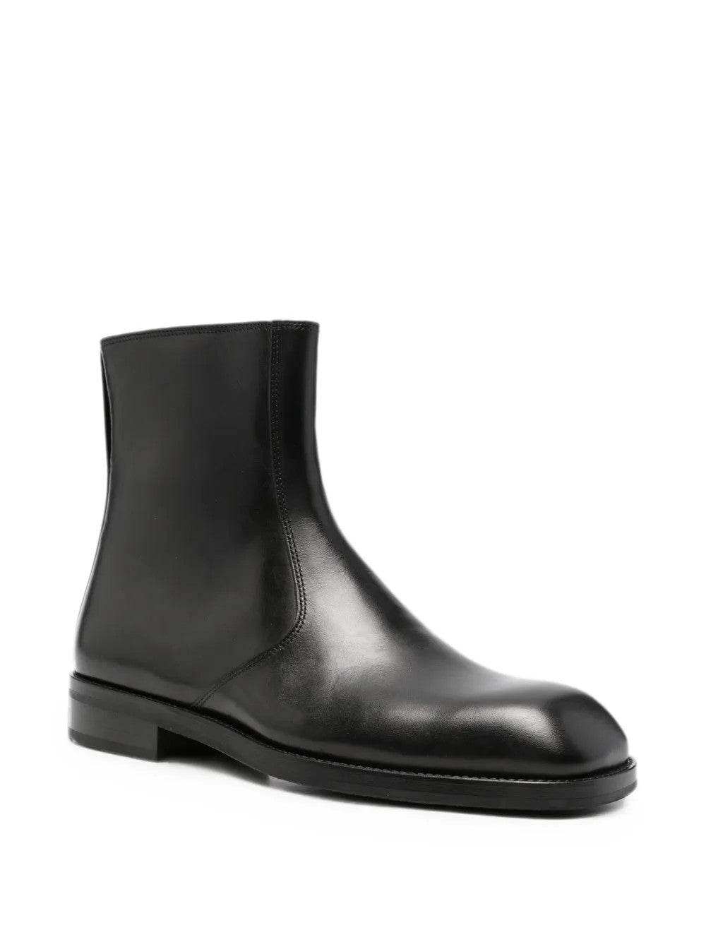 Black boots, front view