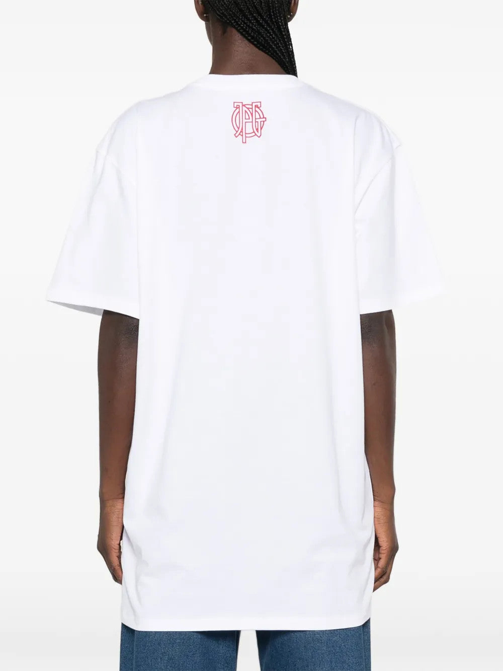 White t-shirt, full body view