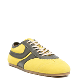 yellow shoes,side view