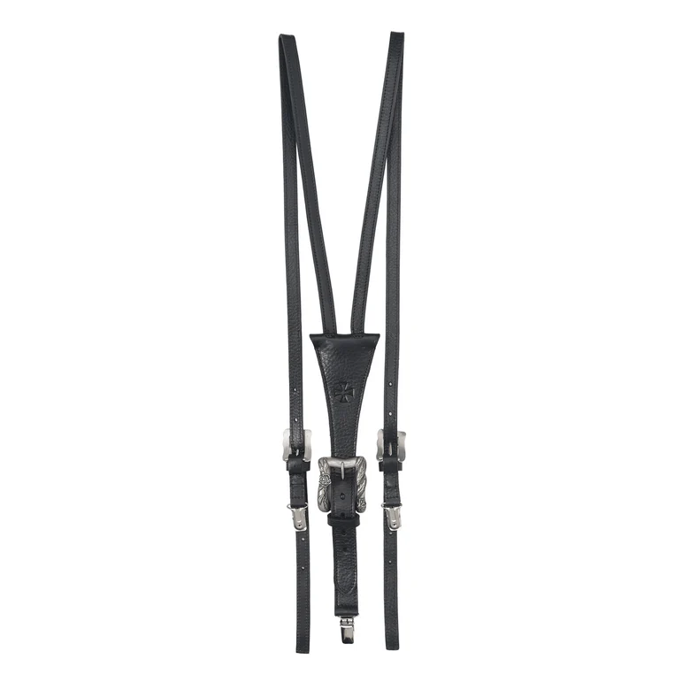 Black accessories, front view