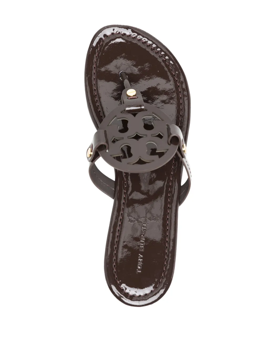Black shoes, front view