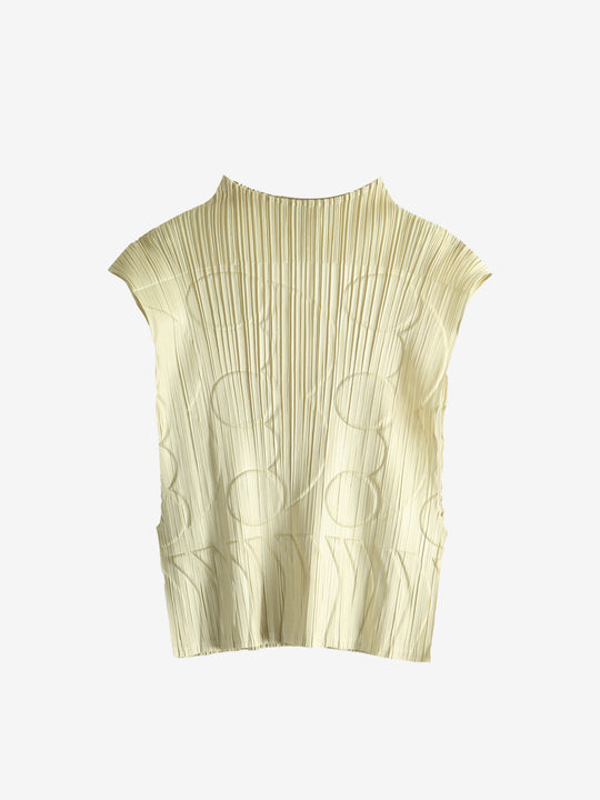green pleated top,front view