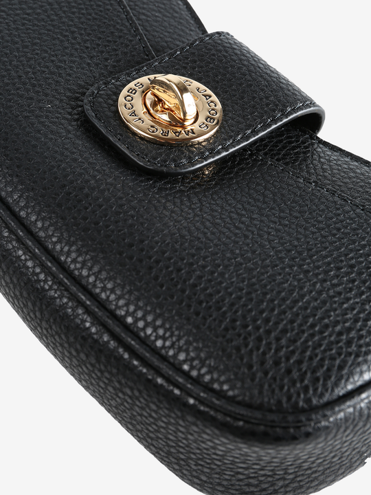 Close up of black bag,○showing texture of the leather fabric.