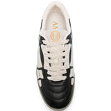 Black shoes, front view