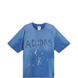 Blue t-shirt, front view