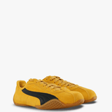 Yellow shoes, front view