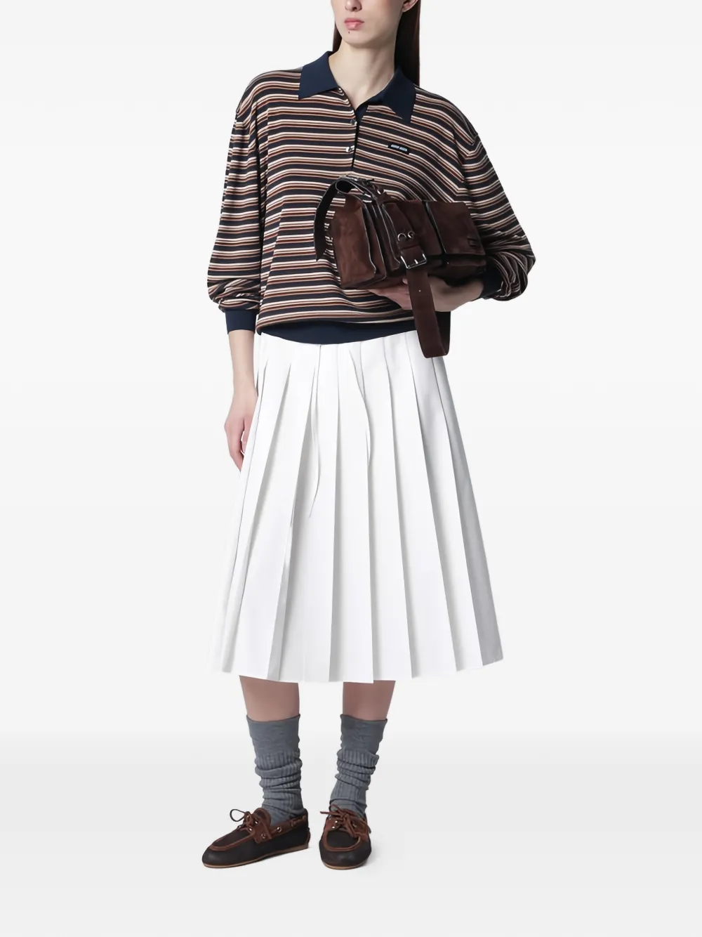 Brown bag, full body view