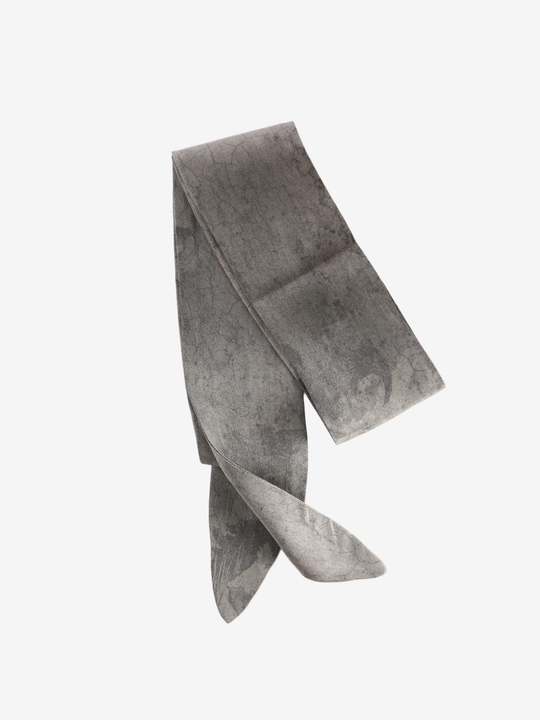 Grey scarf, front view