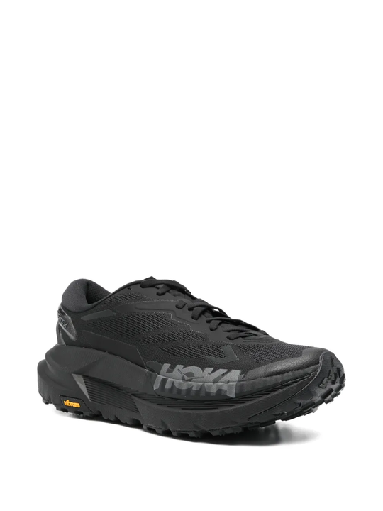 Black shoes, front view