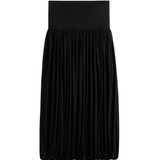 Black dress, front view