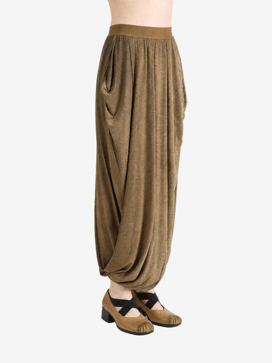 Brown skirt, front view