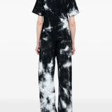 Black T-shirt, full body view