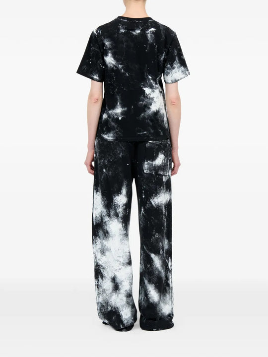 Black T-shirt, full body view