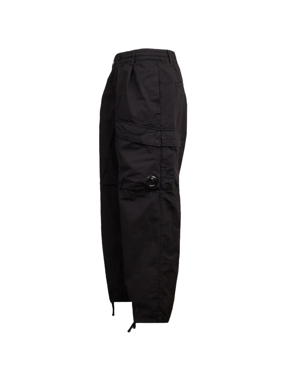 black pants,side view