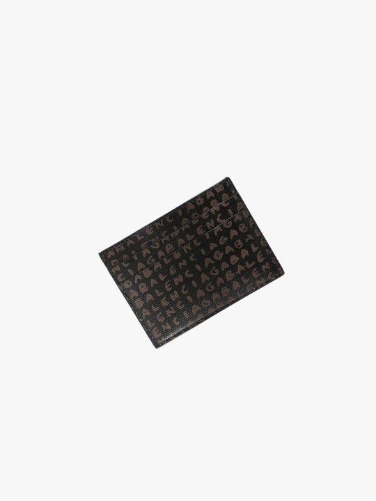 Black accessories, front view