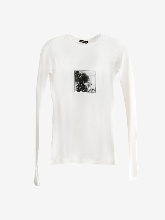 White t-shirt ,front view