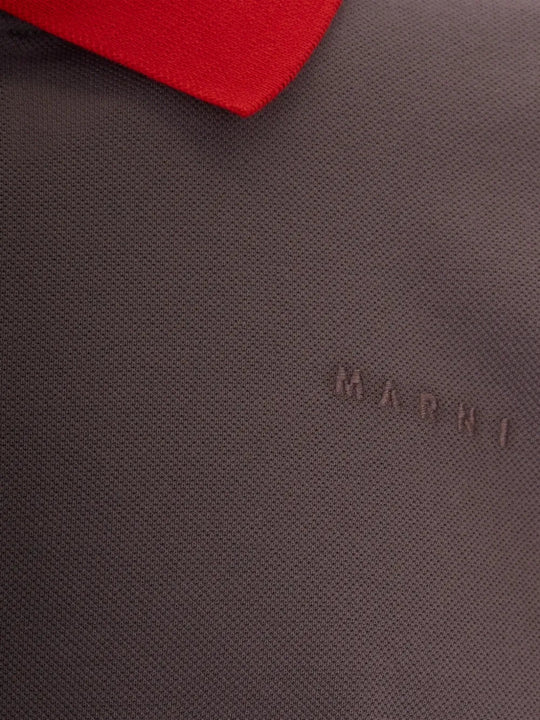 Close up of Brown t-shirt, showing detail