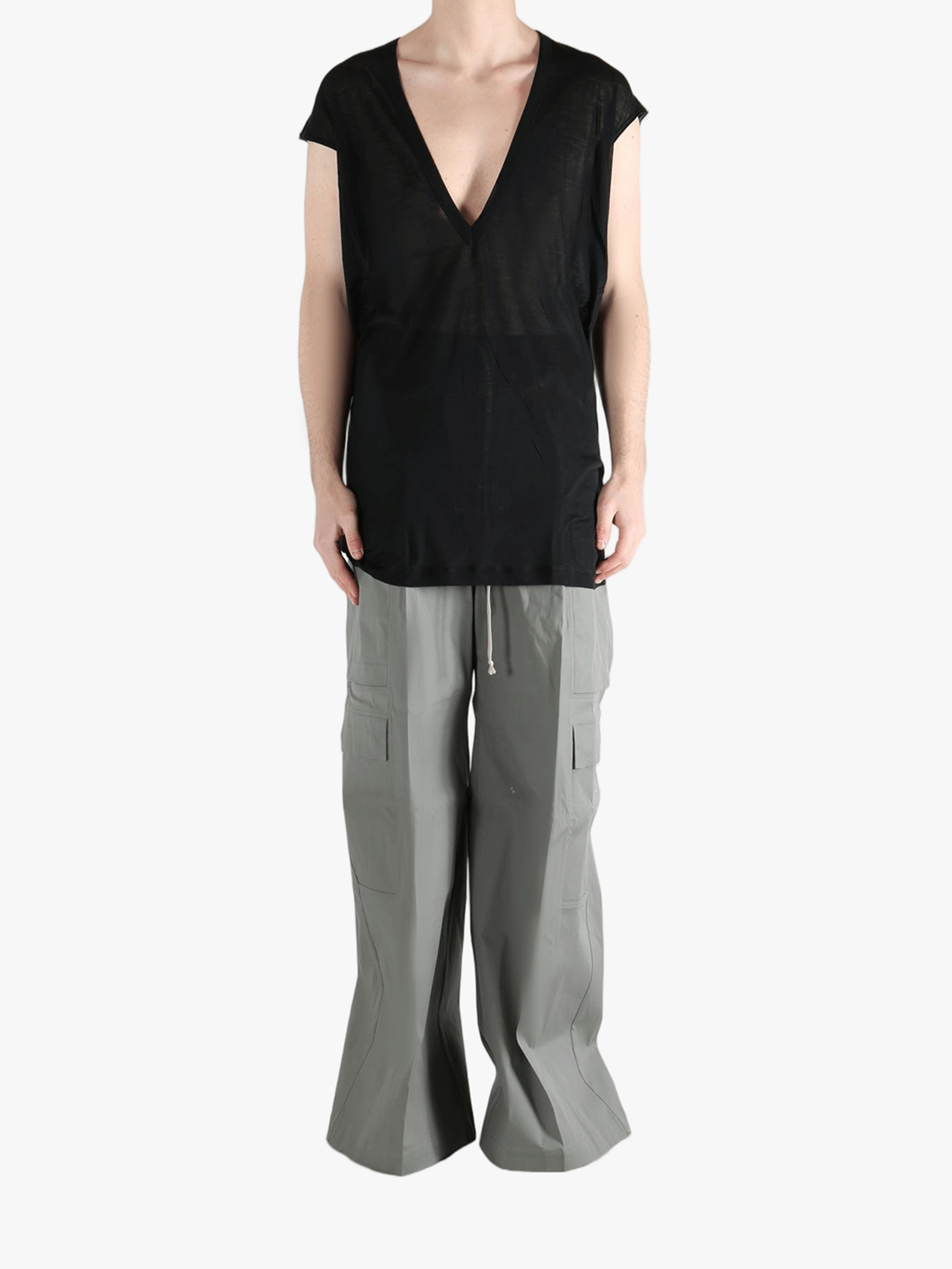 Black T-shirt, full body view