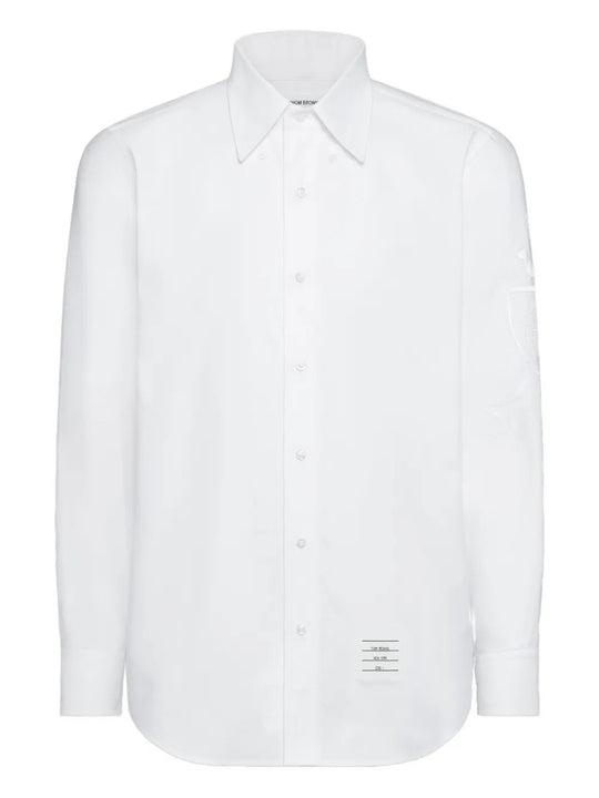 White shirt, front view