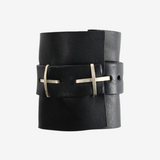Black accessories, front view