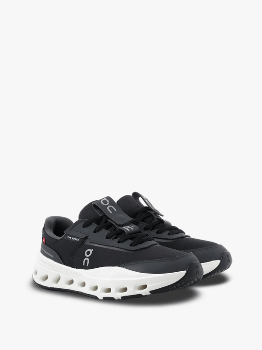 Black shoes, front view