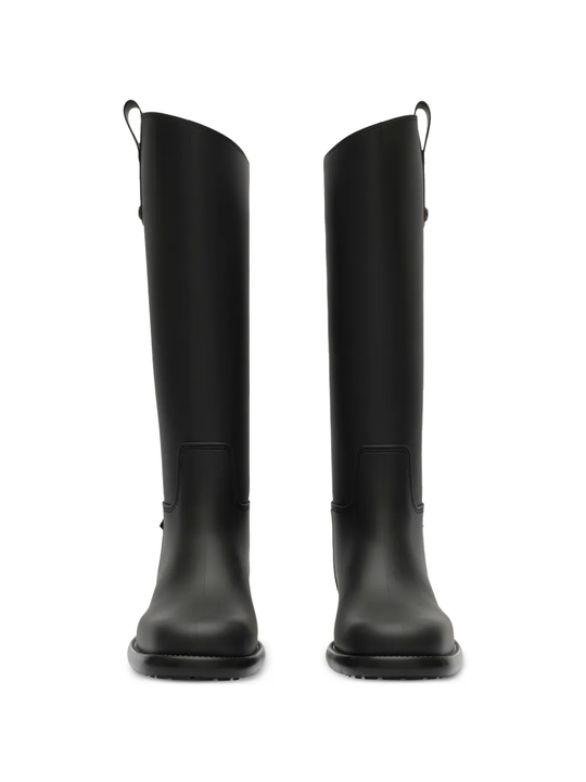 Black boots, front view
