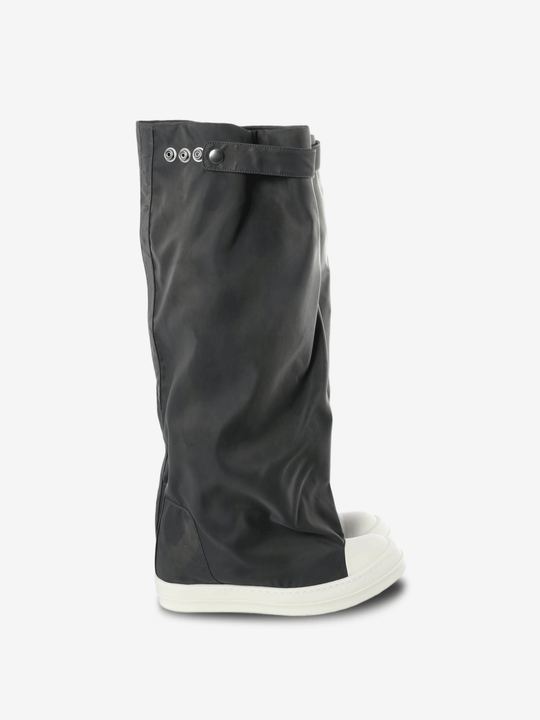 Black boots, front view