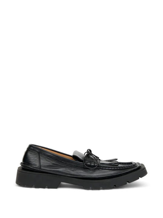 Black shoes, front view