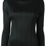 Black shirt, front view