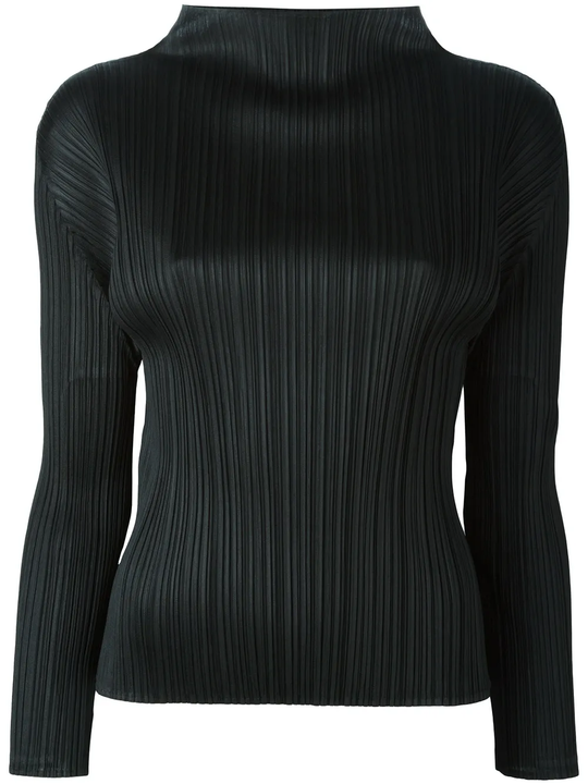 Black shirt, front view