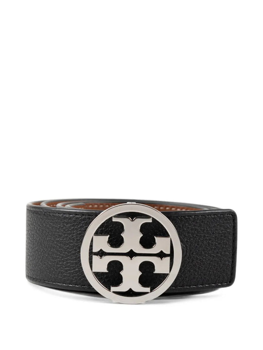 Black accessories, front view
