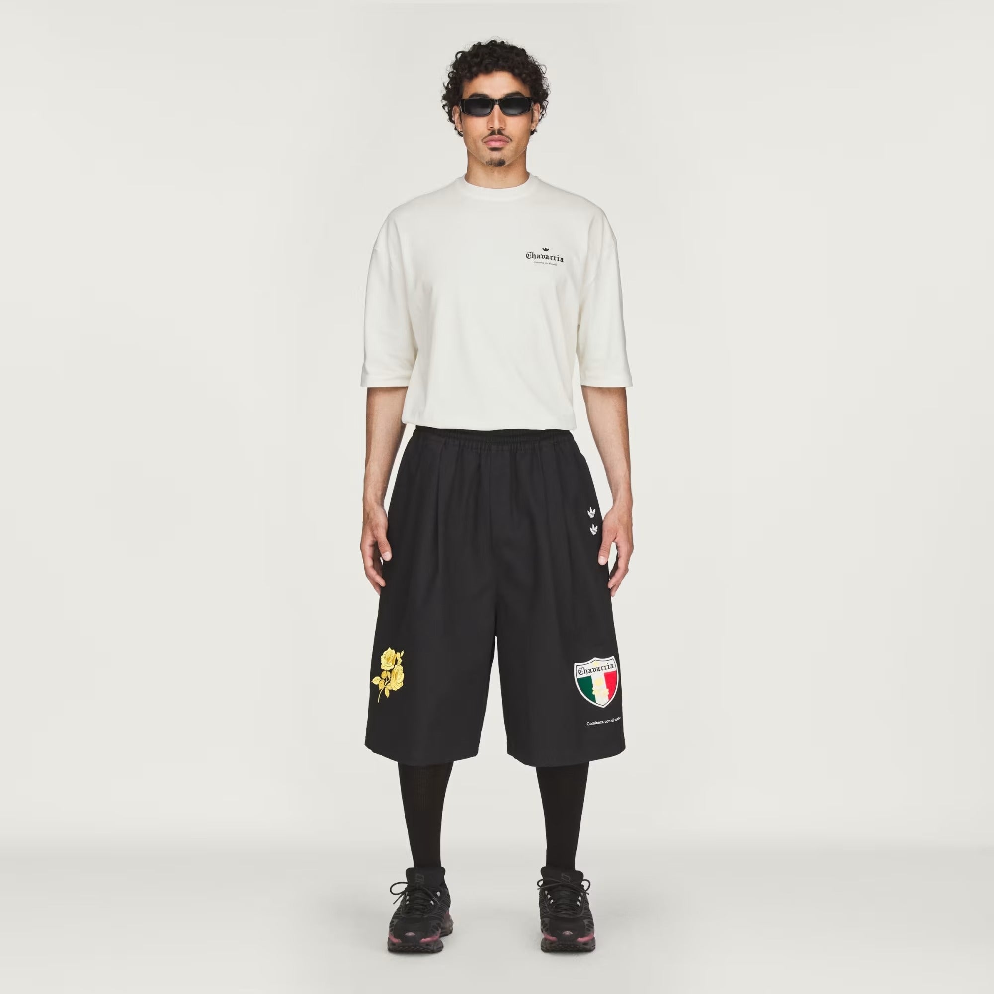 black shorts，full body view